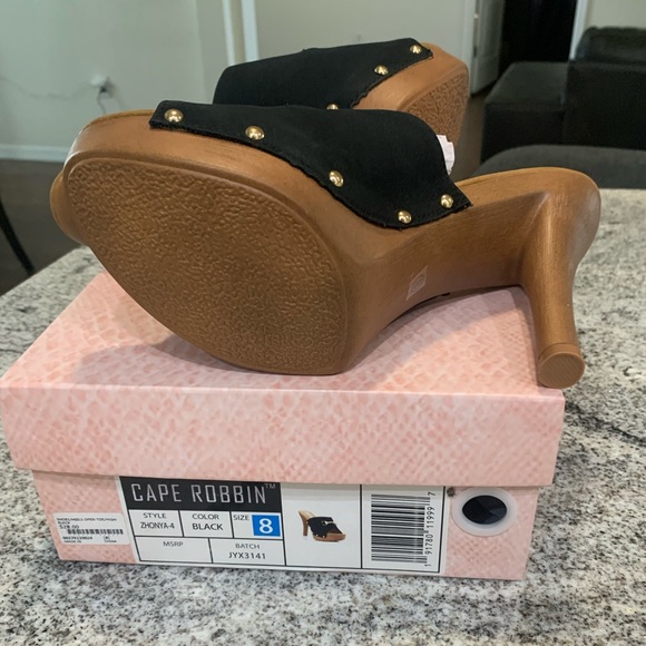 Cape Robbin Heels Color: Black Size: 8 Heel Height: 4 1/2 in - Picture 3 of 5